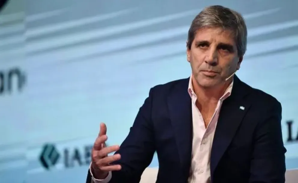 Caputo promete superávit y envía más fondos a las provincias