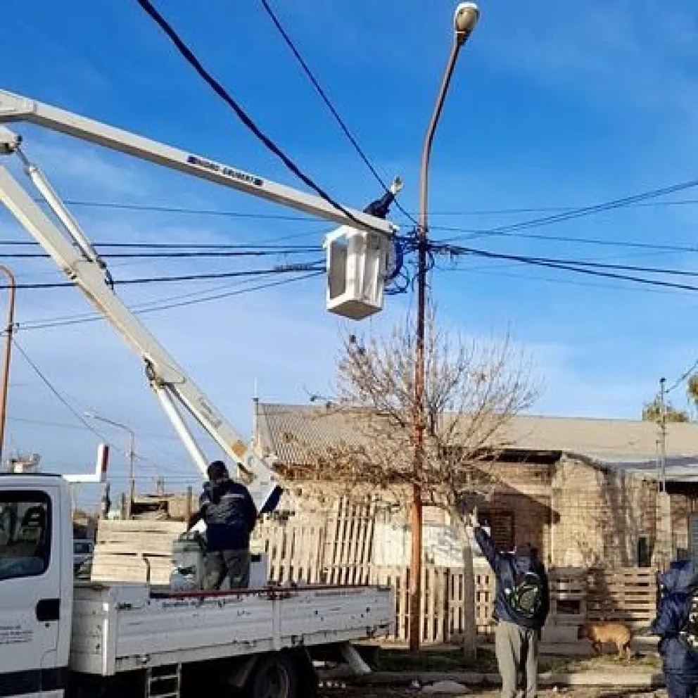 Transformación eléctrica en barrio Nueva Esperanza de Cipolletti