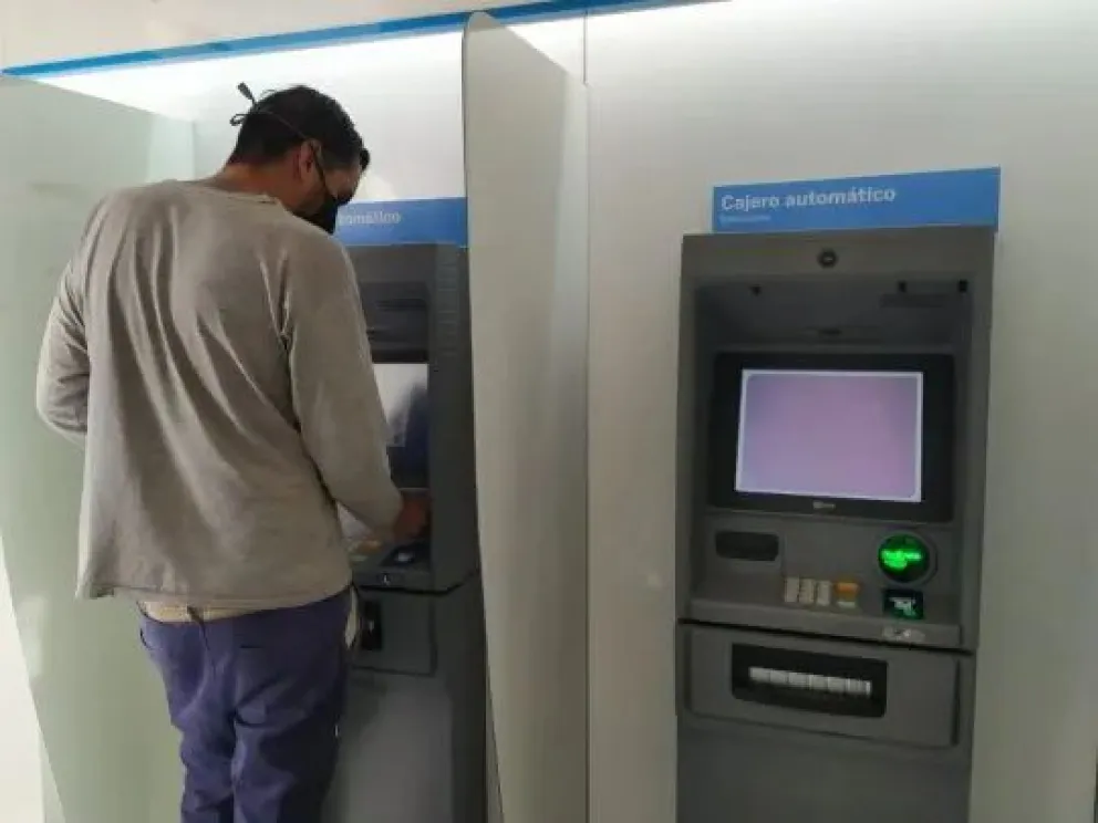 Comienza el pago del personal municipal 