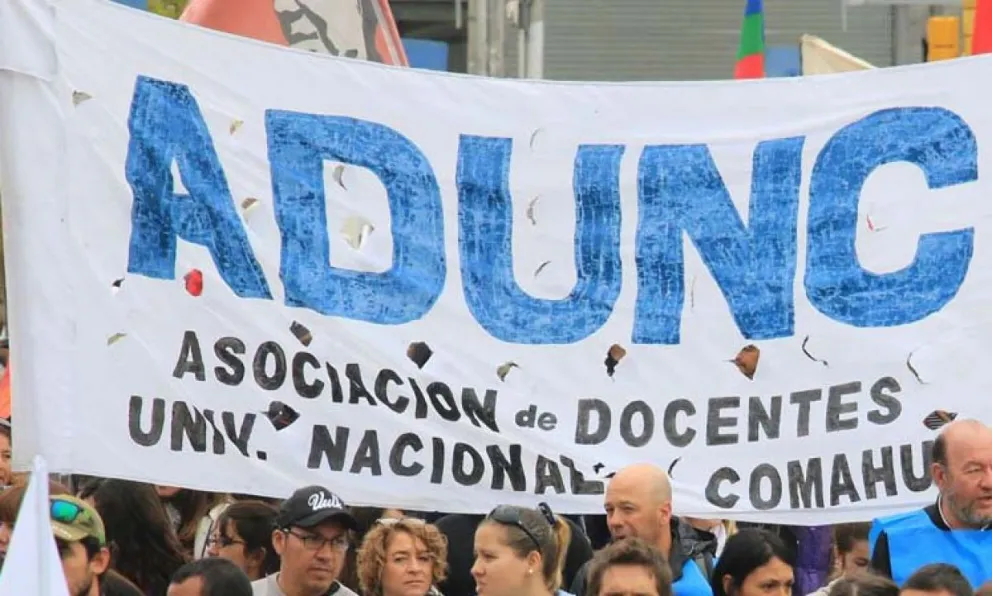 Los docentes de la UNCo se suman al paro nacional universitario de 48 horas 