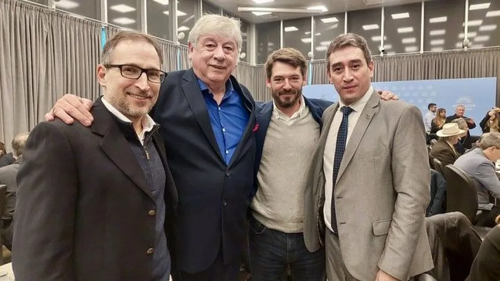 Buteler junto a intendentes de todo el país presentaron proyecto por el transporte en el congreso.