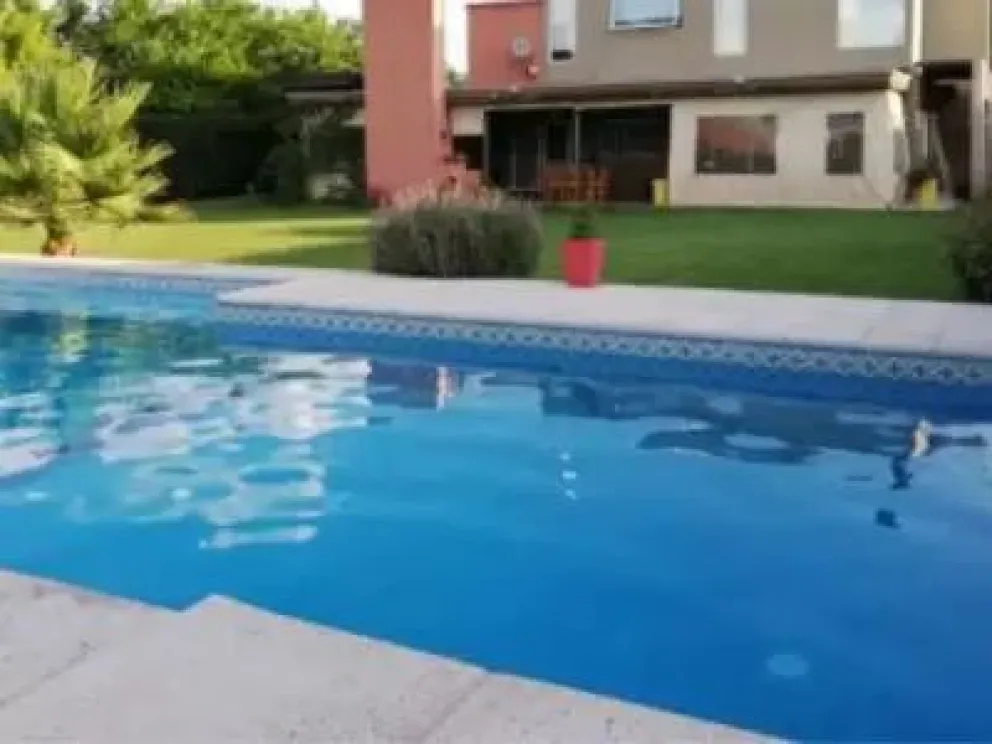 Un niño de 2 años murió ahogado tras caer en la pileta de su casa