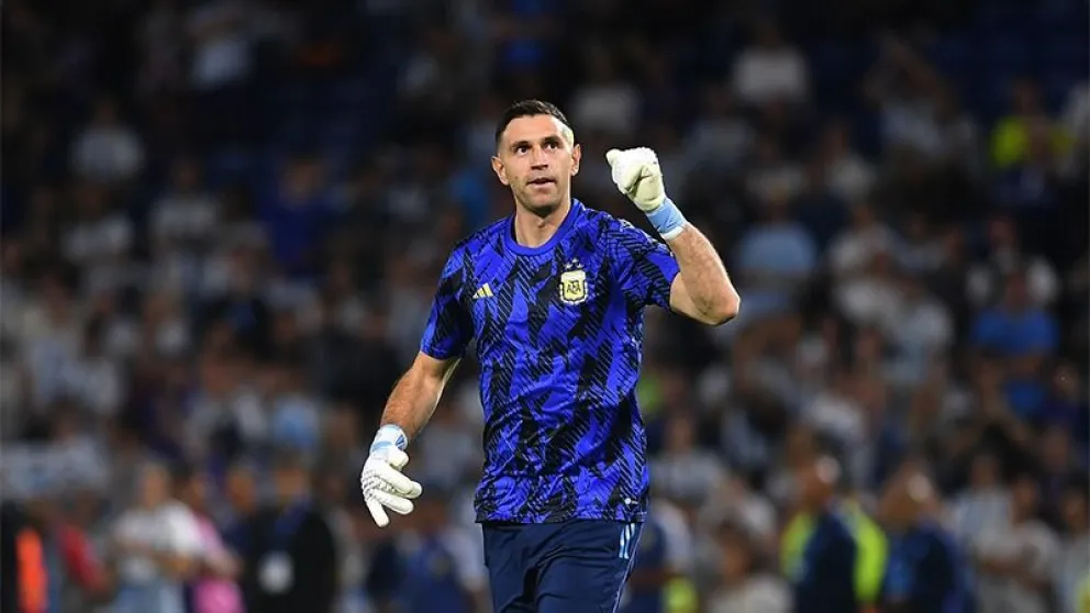 ‘Dibu’ Martínez sueña con los Juegos Olímpicos: "Si tengo que pelearme con el club, lo haré"