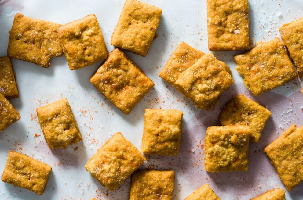 Cómo hacer galletitas de cheddar: un gustito original para la merienda