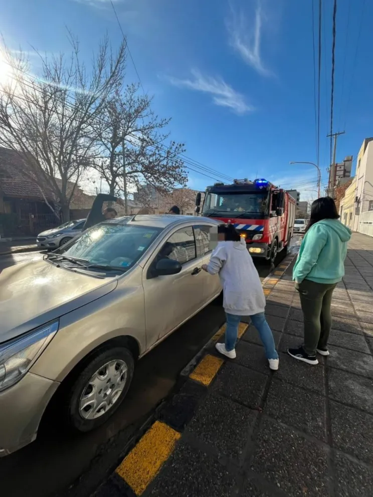 Momentos de desesperación, un cerrajero en pantuflas y un gesto solidario para un final feliz