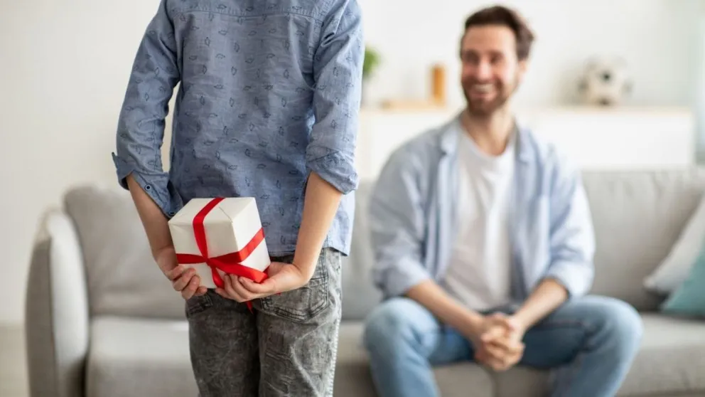Preferencias de regalos para el Día del Padre: las consultas por perfumes lideran el ranking 