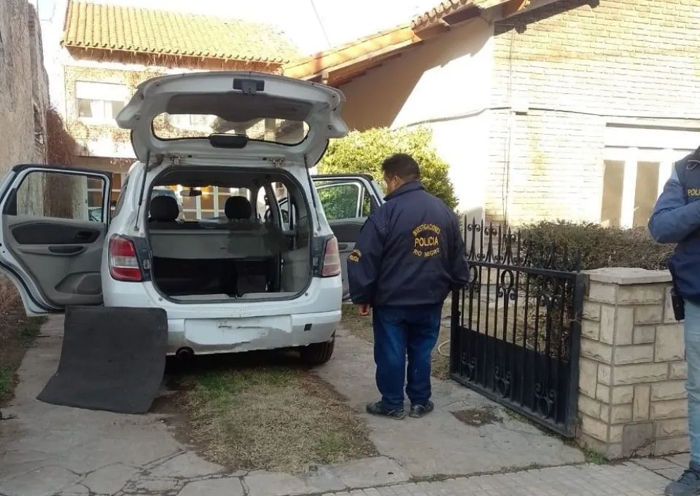 Investigan si se usó un auto oficial para cometer un robo en el barrio Manzanar 