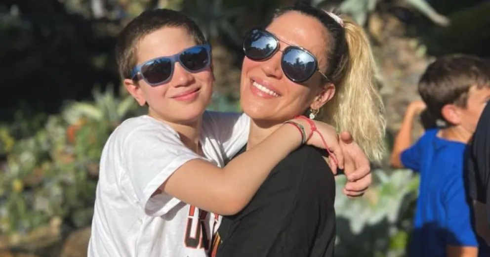 La maravillosa experiencia de Jimena Barón y su hijo en las olas