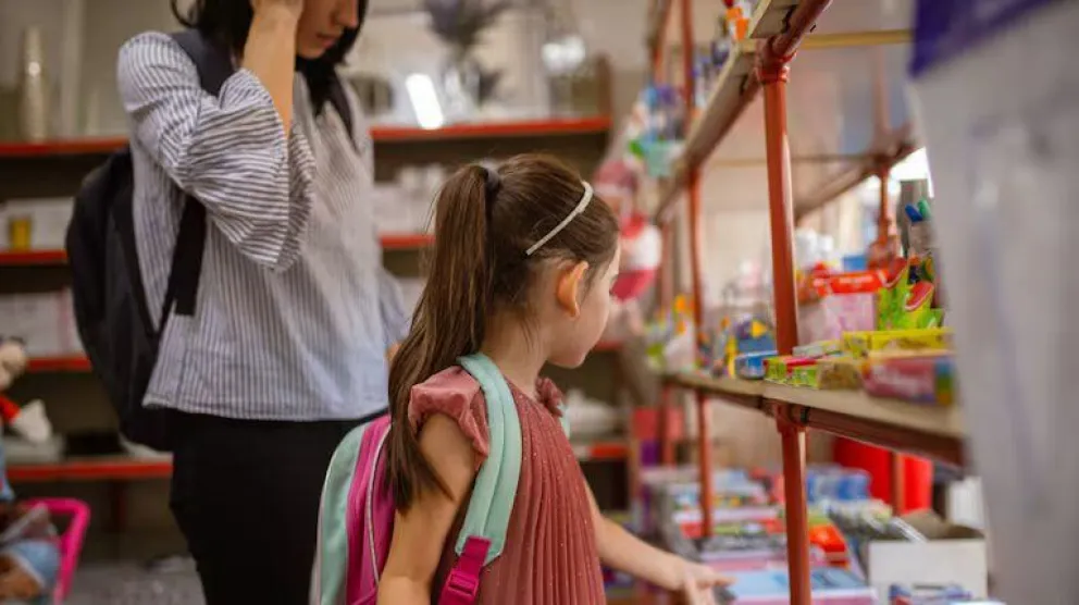 Cuánto se necesitó en mayo para mantener a un bebé o a un menor de 12 años según el INDEC