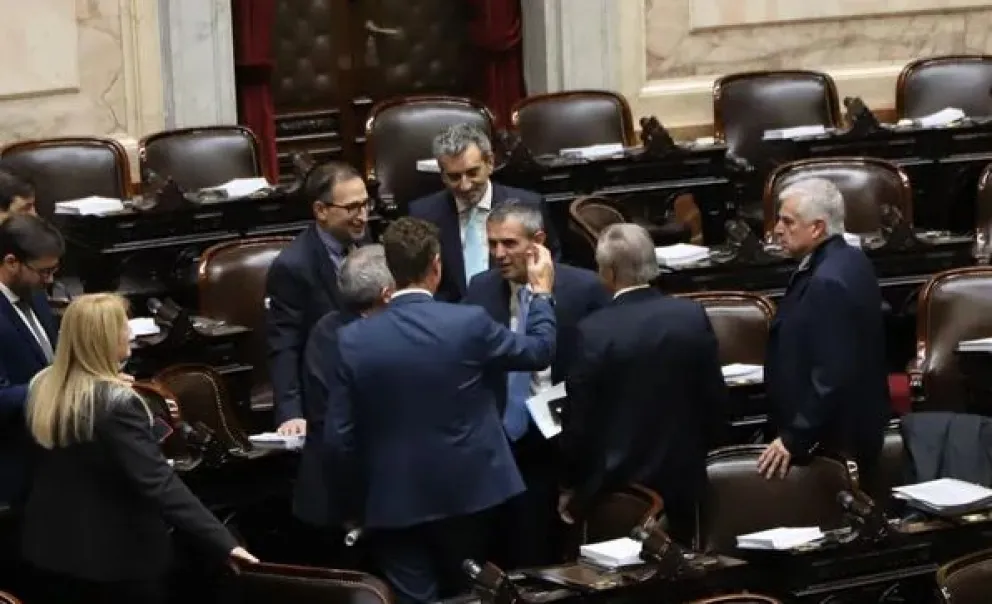 Continúa la polémica: Diputados recibieron un adicional de $750.000 