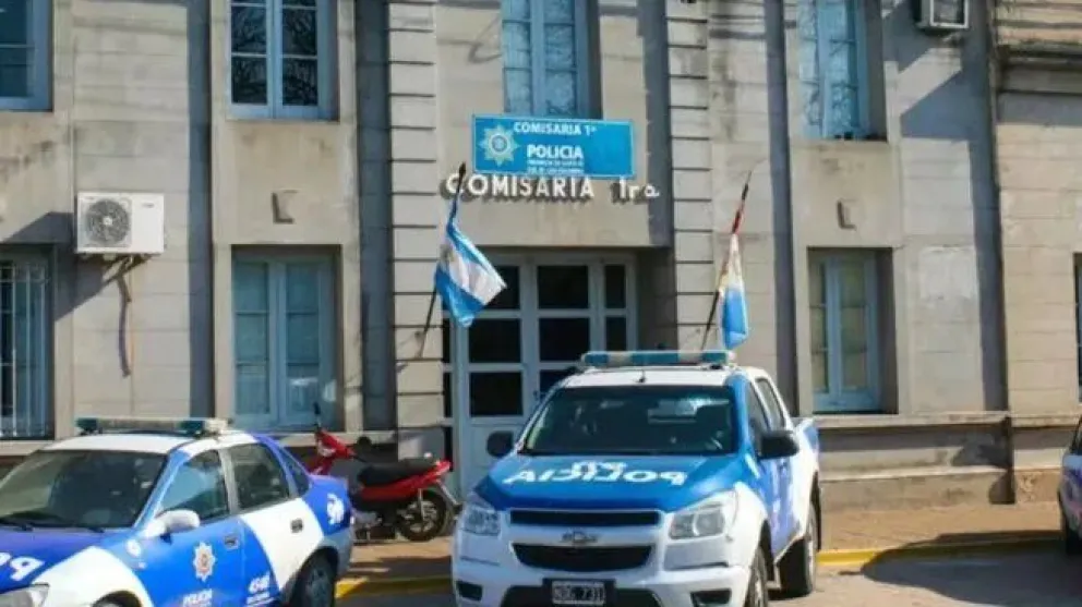 Sancionaron a una mujer policía por filmarse teniendo relaciones sexuales con un detenido 