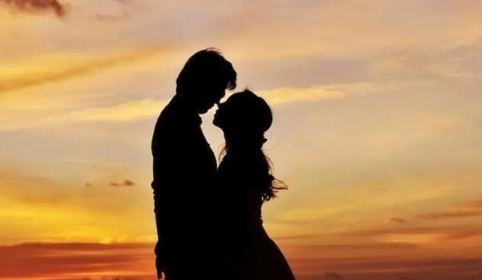 Seis parejas del zodiaco que esconden un deseo ardiente 