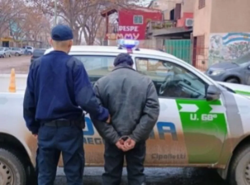 Se negó a respetar una restricción de acercamiento y fue detenido
