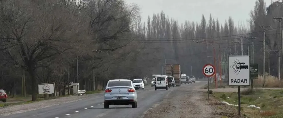 Buscan a un conductor que chocó y abandonó a un ciclista en la ruta 