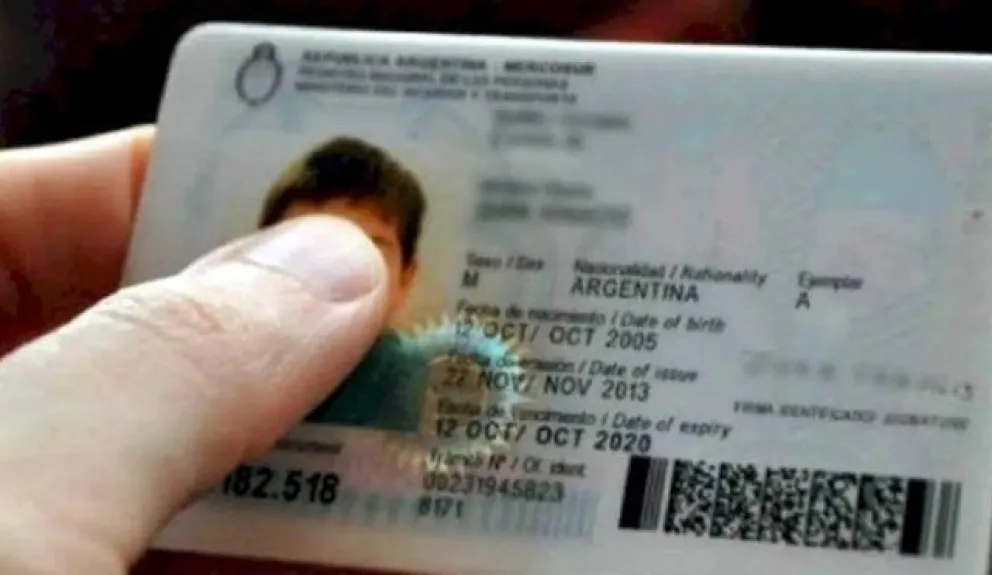 Le robaron la identidad a un menor en Ferri: figura como si hubiese salido del país