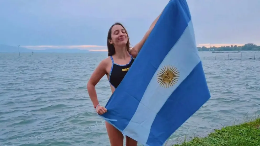 Orgullo rionegrino: Una nadadora hizo historia en Europa 