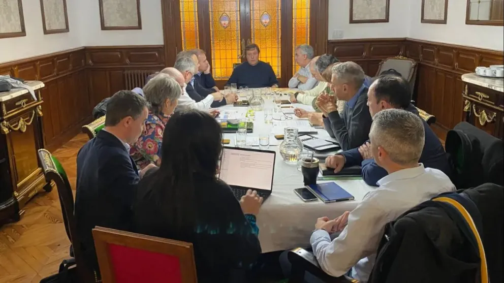 El Gobierno anunció el cronograma de sueldos y el medio aguinaldo