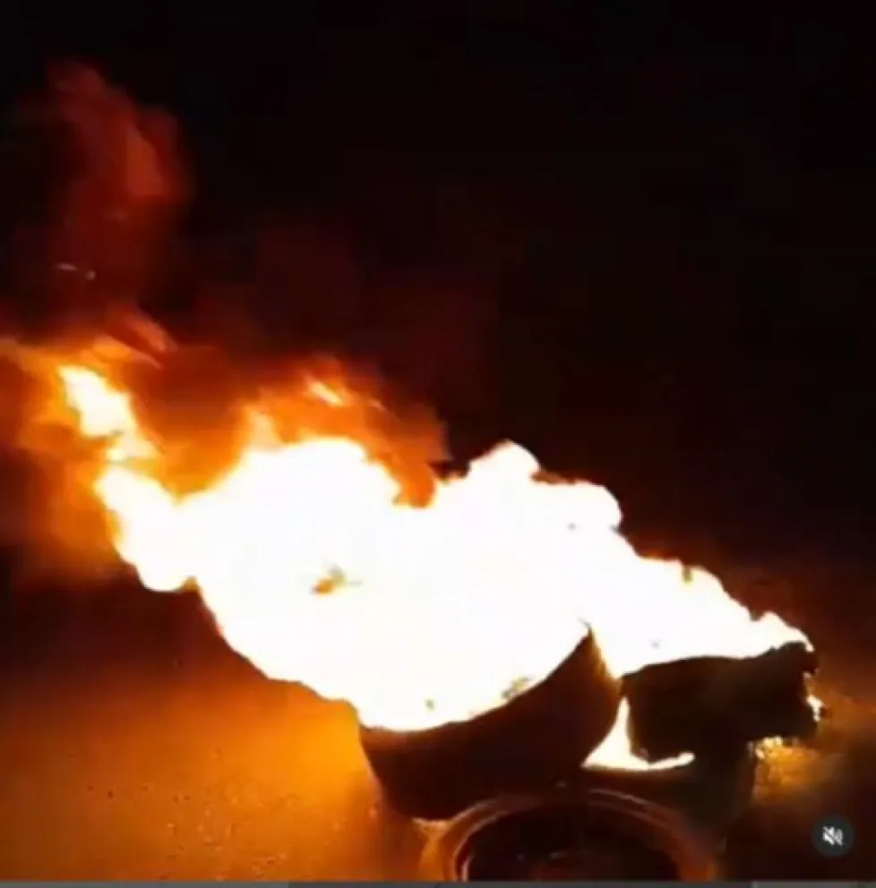 Video: vecinos cortaron una calle cansados de pedir por las obras de gas, luz y cloacas