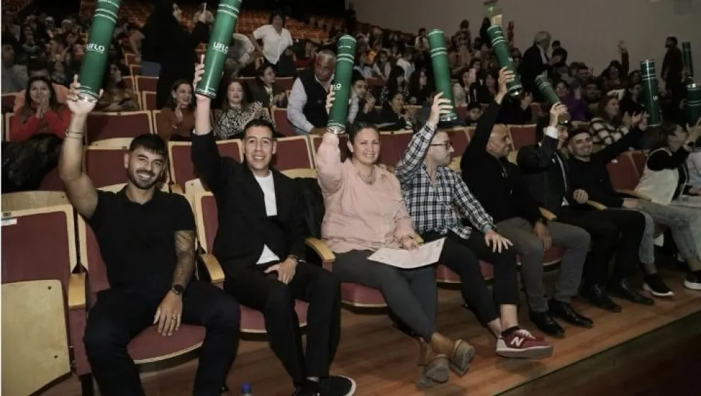 La UFLO conmemoró la graduación de 64 estudiantes en la ciudad de Cipolletti