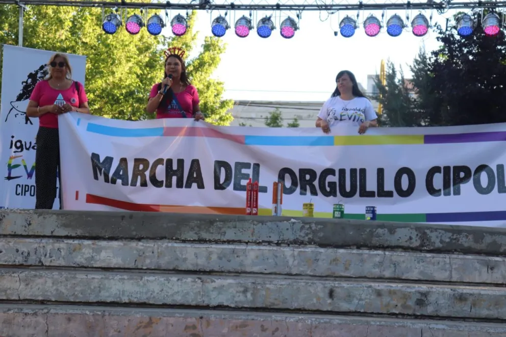 Convocan a la plaza del @ por el Día del Orgullo