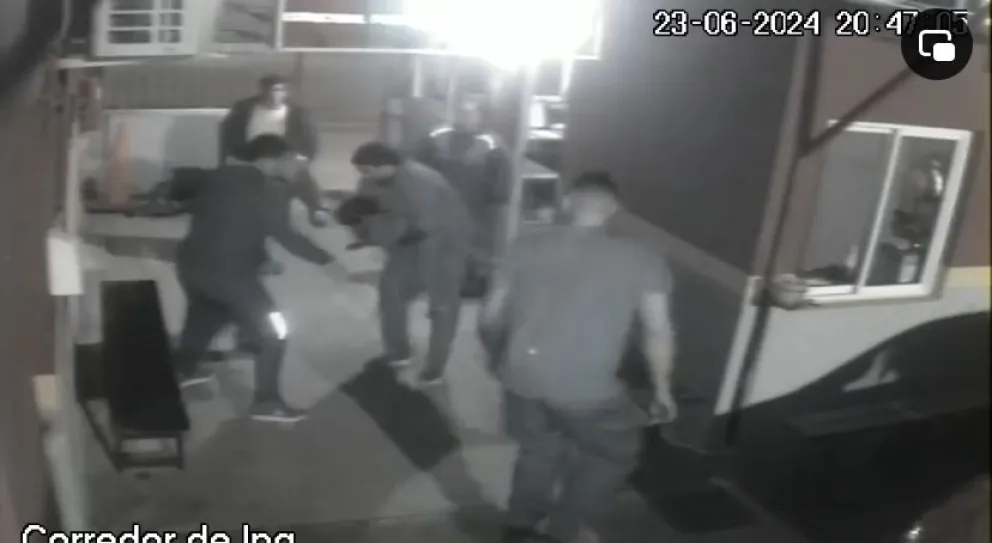 Bomberos le salvaron la vida a un niño de 2 años el cual se ahogaba con una golosina