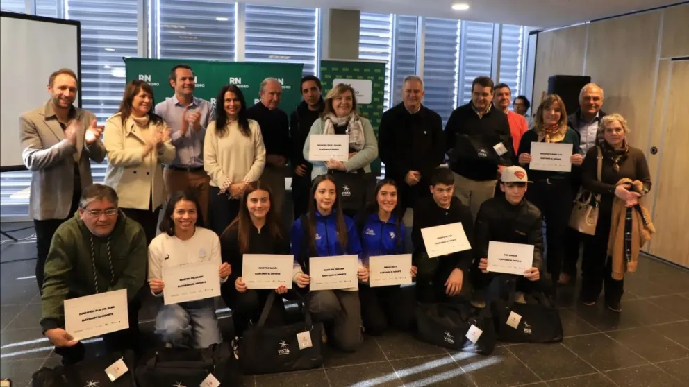 Deportistas de la región beneficiados a través del concurso “Alentando el deporte”