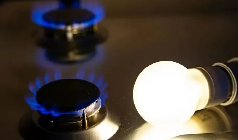 El Gobierno anunció que no habrá aumentos en las tarifas de luz y gas en julio