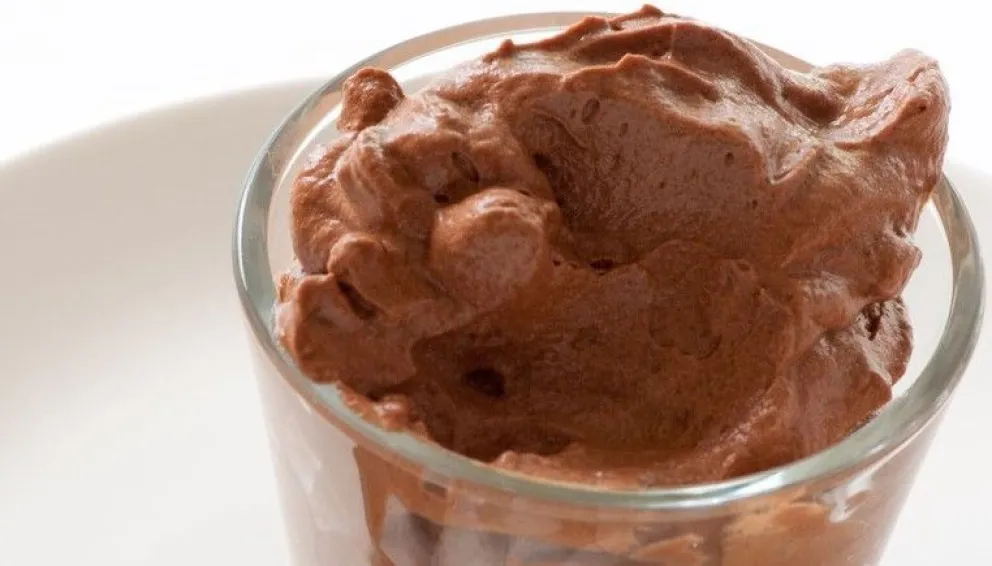 La forma más fácil de hacer mousse de chocolate sin batidora