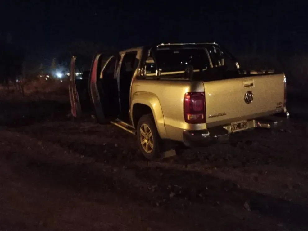 Asalto, persecución y disparos: golpearon al dueño de una joyería y le robaron la camioneta