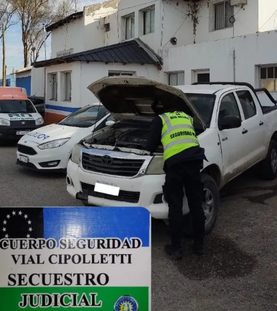 Recuperaron una camioneta "melliza" que circulaba con pedido de secuestro