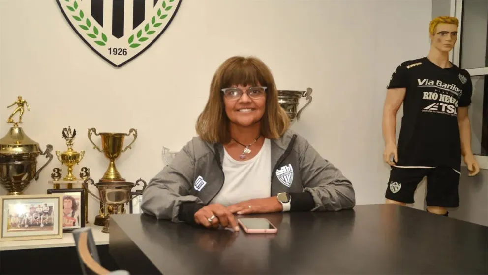  Mónica Del Río, presidenta del club Cipolletti, recibió una violenta amenaza en su domicilio