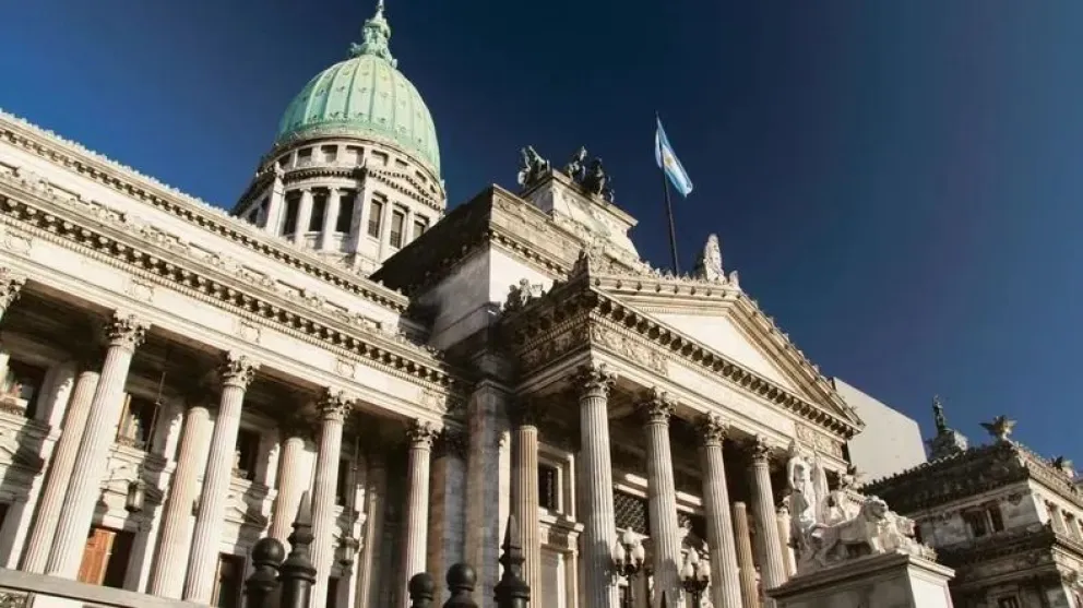 Se envió al Congreso el Presupuesto 2025: prevé un dólar a $1.016 y una inflación en 139,7%