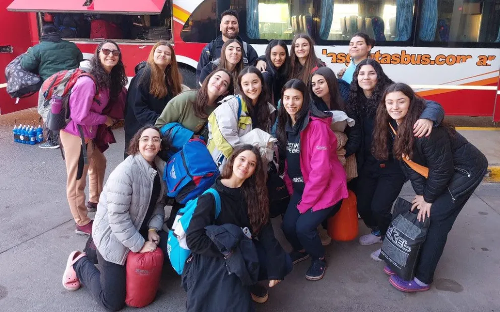 Jóvenes cipoleños se preparan para participar en el torneo Sub 16 en Los Menucos