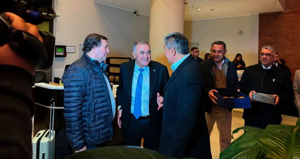 Pacto de Mayo: Weretilneck está en Tucumán y celebró la convocatoria al diálogo