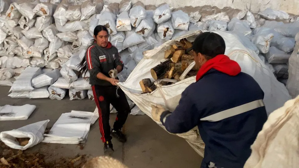 La entrega de leña en Cipolletti se mantiene a buen ritmo