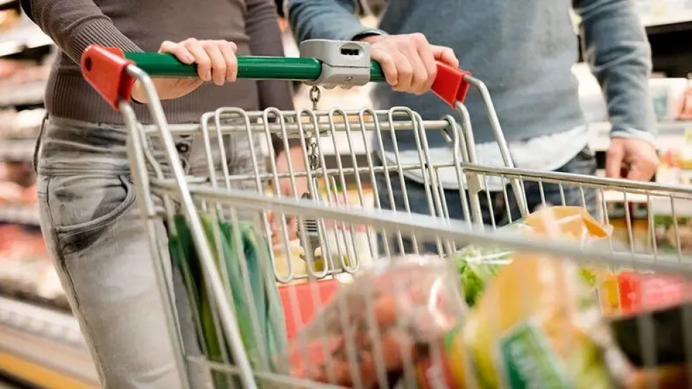 La canasta básica aumentó 2,6% en junio: cuánto necesitó una familia para no ser pobre