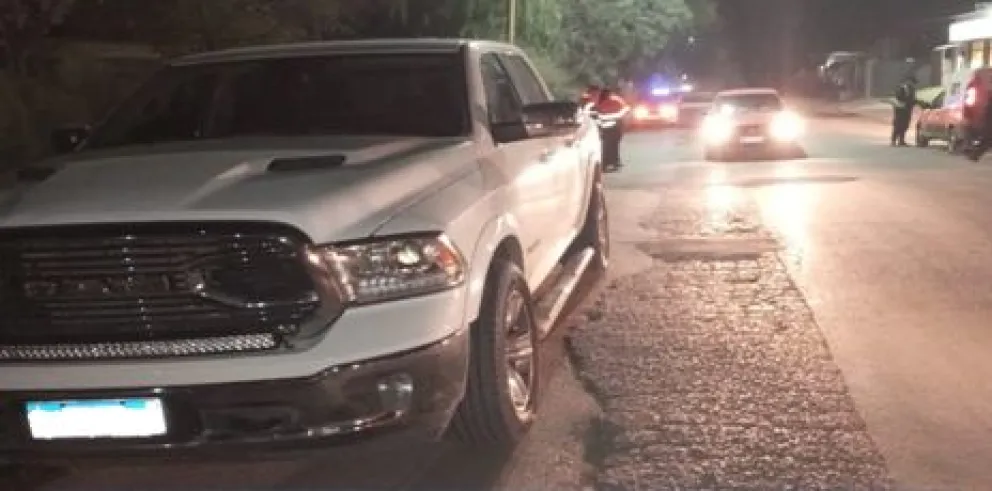    Inconciente: totalmente alcoholizado, manejaba una camioneta RAM a gran velocidad por el centro