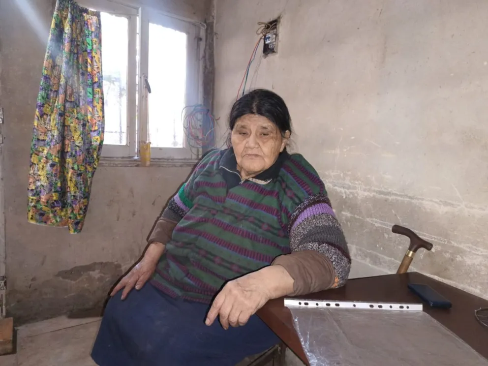 VIDEO: la abuela Rosa finalmente tuvo su cocina y el abrazo solidario de todo Cipolletti