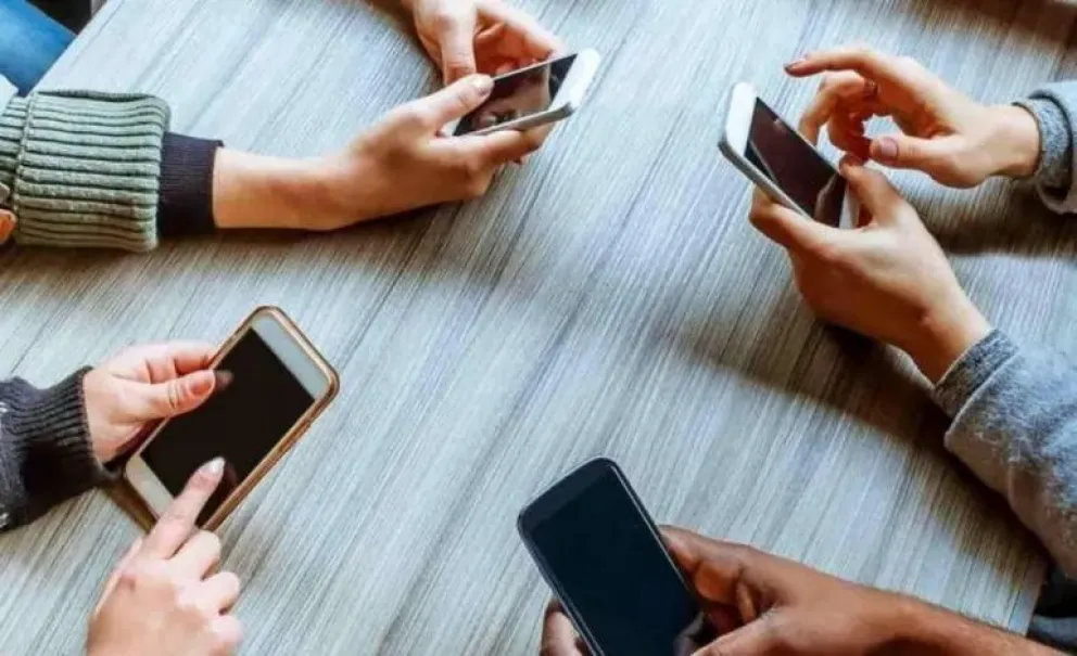 Jovenes del Alto Valle crearon una app de redes solidarias: conocé de qué se trata