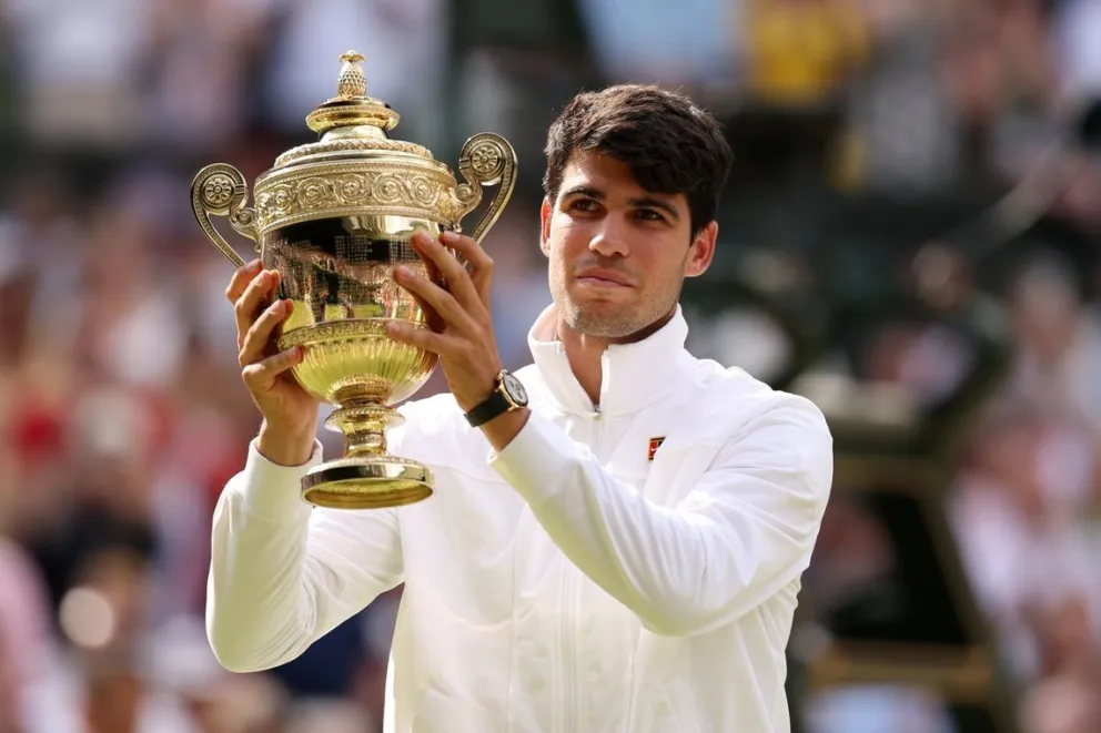 Tenis: Carlos Alcaraz derrotó a Djokovic y se coronó campeón en Wimbledon
