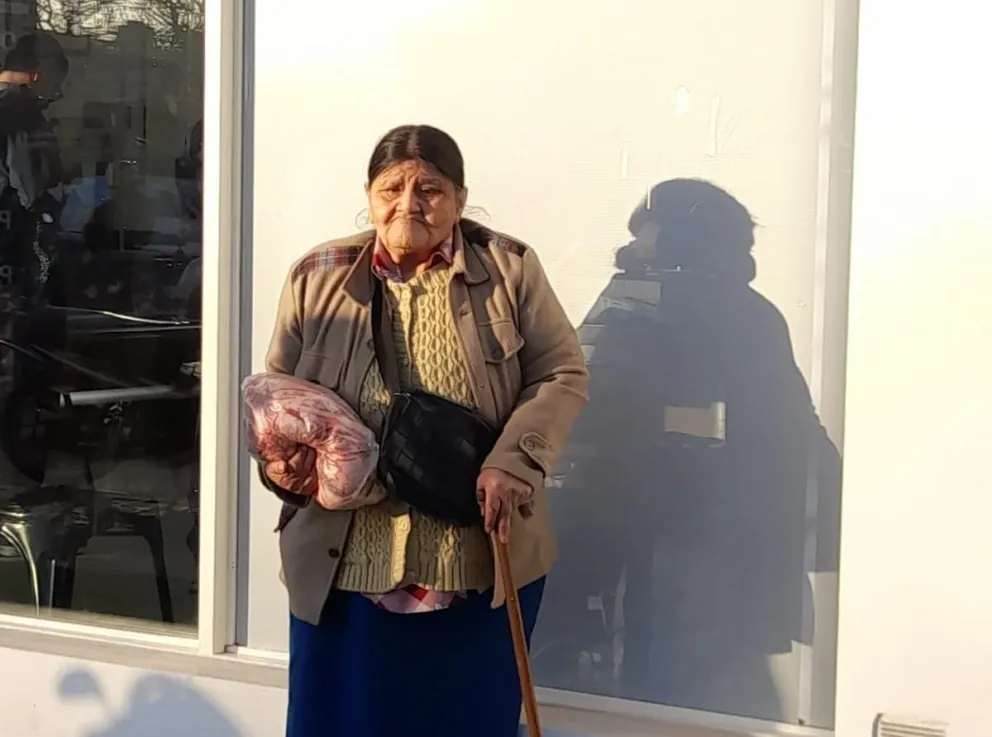 El drama de la abuela Rosa: aún desde la empresa la siguen llamando para reclamarle la cocina