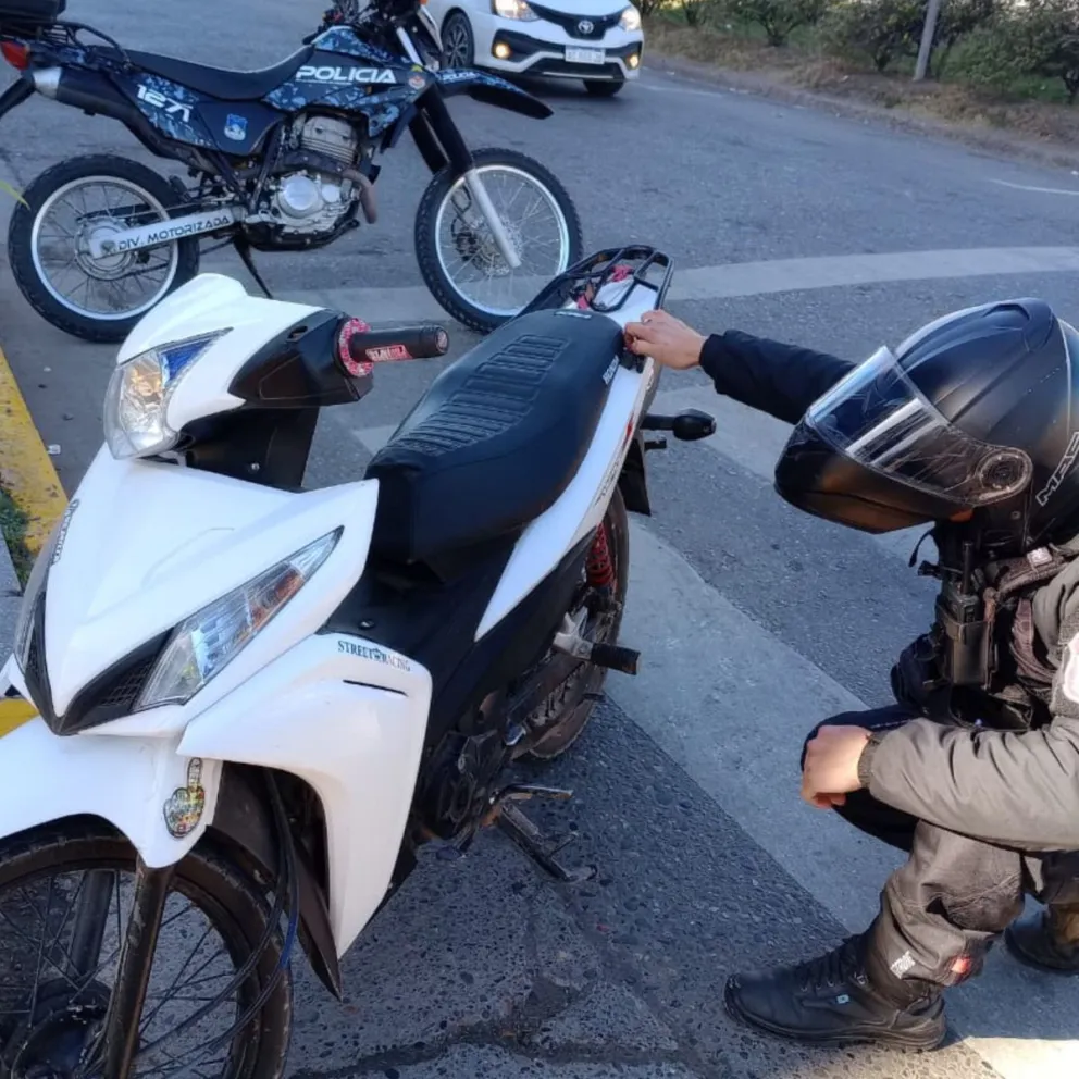 Recuperan en Neuquén una moto buscada en Río Negro