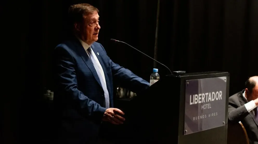 Weretilneck ante el Club del Petróleo: “Queremos exportar por nuestro mar lo que produce la Patagonia”