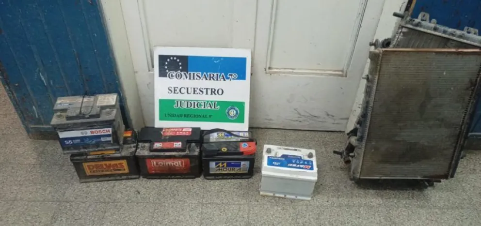 Policía secuestró baterías y radiadores que eran llevado en un “chatarrero”