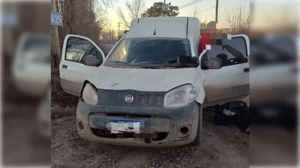 Detuvieron a dos menores que circulaban con una camioneta robada