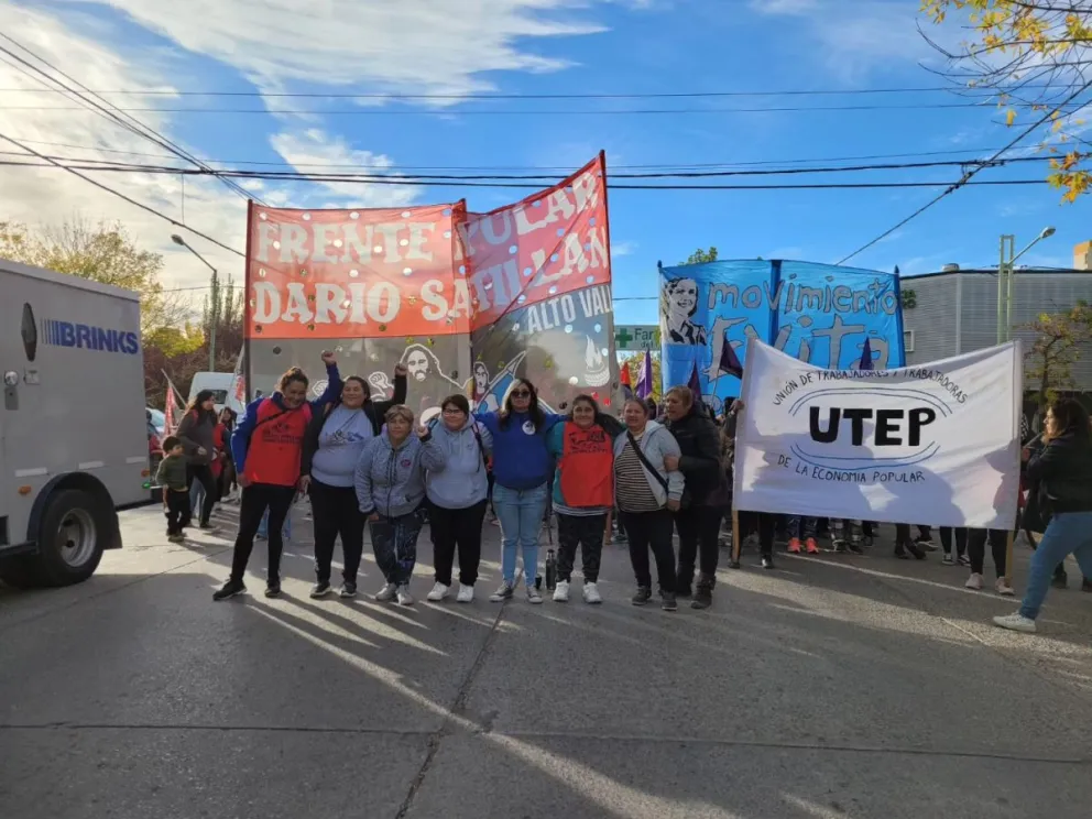 Protesta de organizaciones sociales por la falta de asistencia a comedores