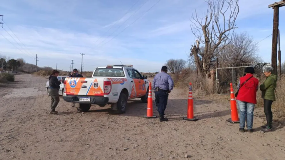 Desesperación: encontraron la ropa de la mujer desaparecida en la compuerta del canal