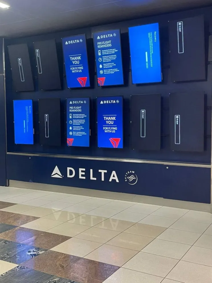 Una falla informática global afecta a hospitales, aeropuertos y más