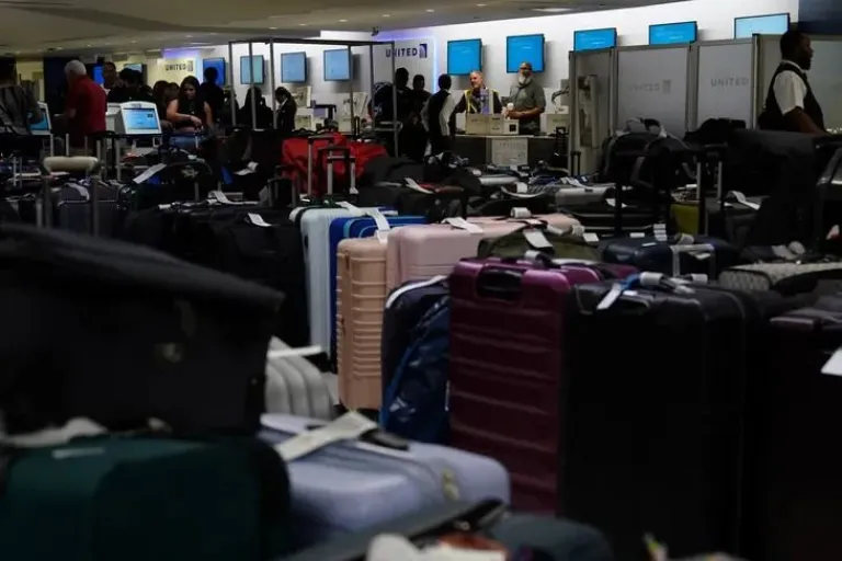 Falla inform&aacute;tica: las principales aerol&iacute;neas suspendieron sus vuelos