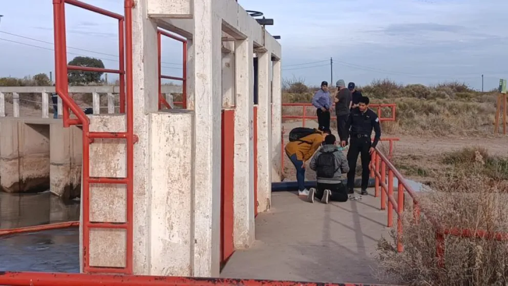 Mujer desaparecida: los perros rastreadores llegan hasta la zona de las compuertas